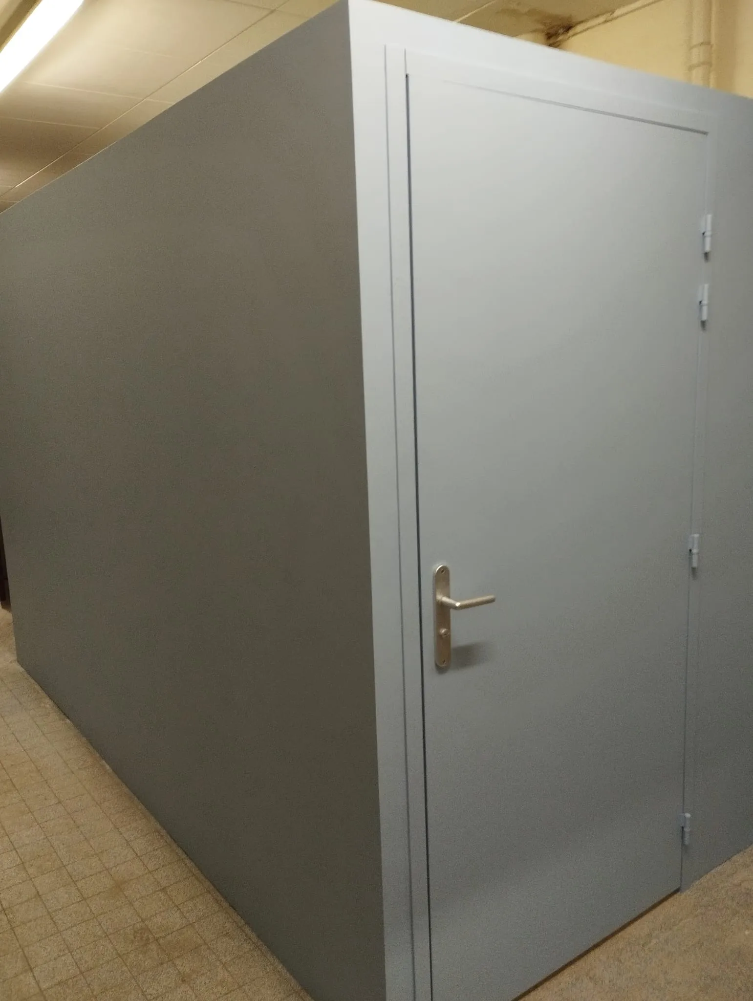Création de cloison et pose de bloc-porte
